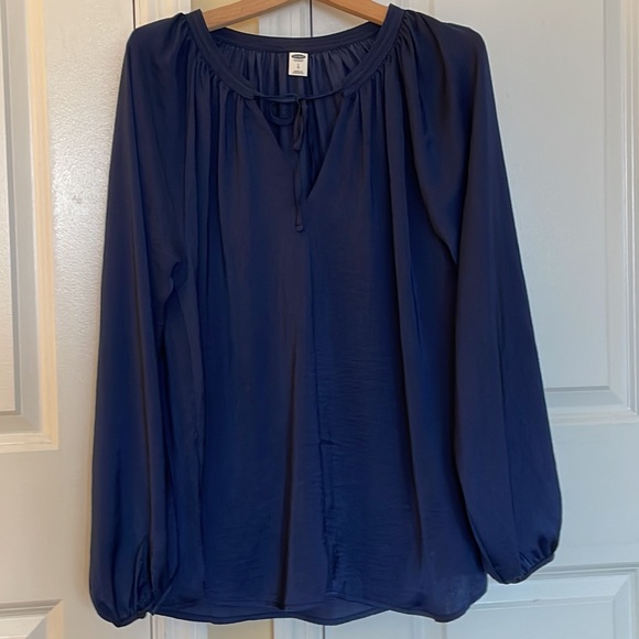 Navy blue lightweight Boho/peasant blouse with collar tie. Old navy large. - Picture 7 of 7
